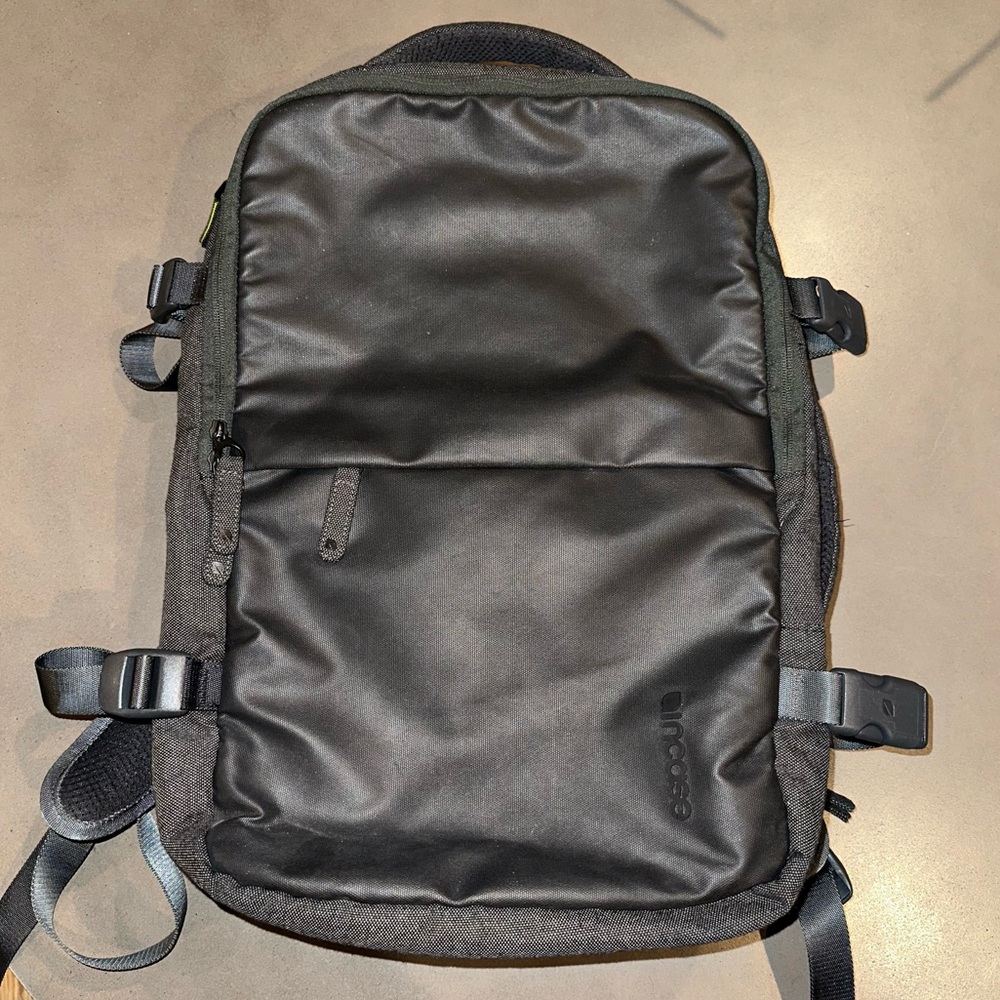Incase Traveler Backpack with Laptop Sleeve